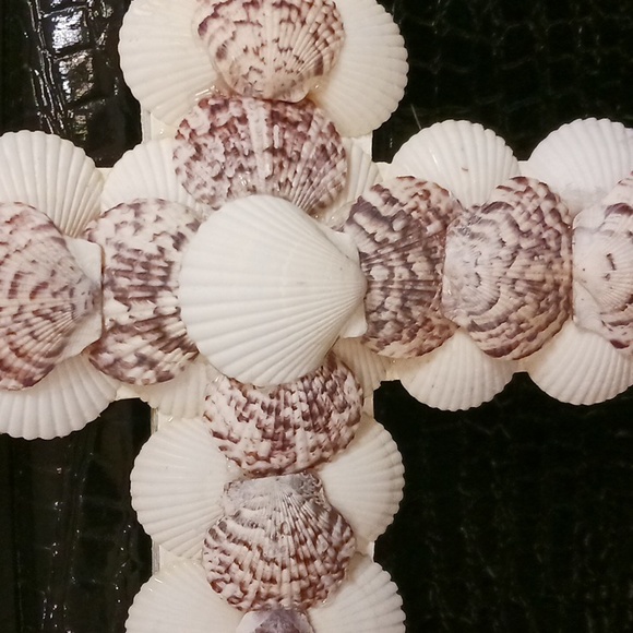 Handmade shell cross - Picture 2 of 3